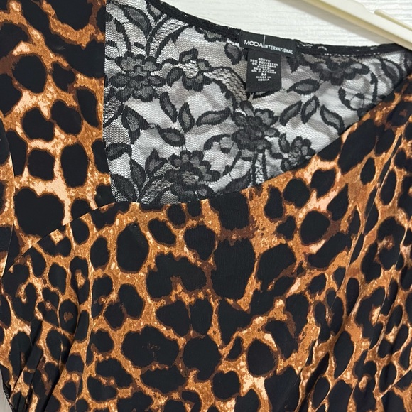 Leopard print and lace dress - Picture 1 of 8